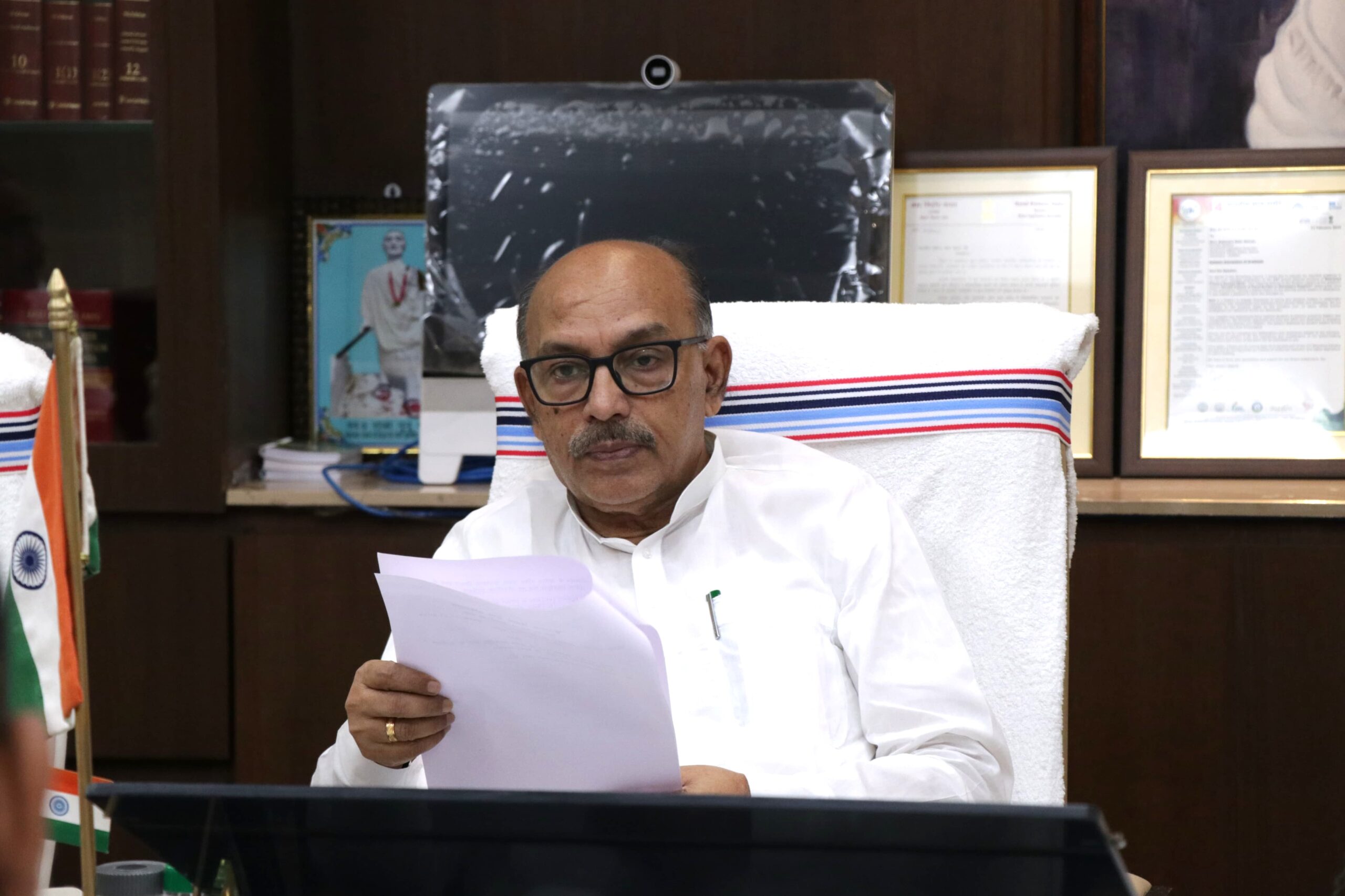 आगामी मानसून सत्र के निमित्त विधायक दल के नेताओं के साथ माननीय अध्यक्ष महोदय की बैठक।