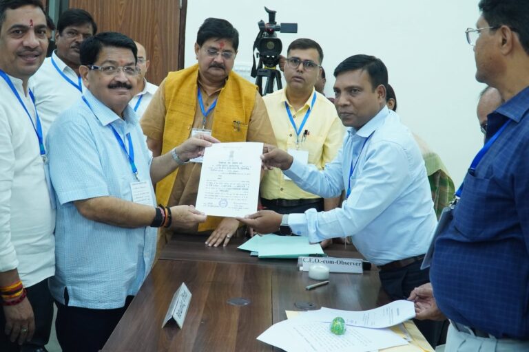 बैद्यनाथ राम एवं श्री नाथवाणी परिमल को निर्वाचित घोषित किया गया